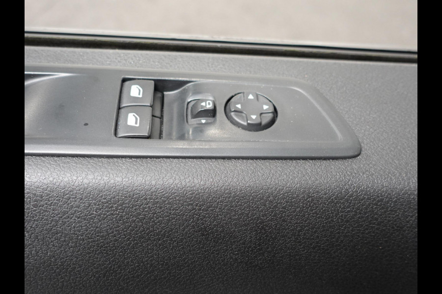 Opel Vivaro 2.0 CDTI L3H1 Dubbele Cabine Edition Automaat Airco Navi Trekhaak Apple Carplay