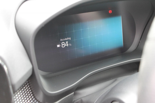 Volvo XC40 Recharge P8 AWD R-Design 20" lm velgen / Warmtepomp / Extra getint glas vanaf de B-Stijl / Google infotainment
