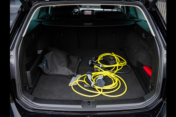 Volkswagen Passat 1.4 TSI GTE Highline | Trekhaak | 360° Camera | ACC | Dealer Onderhouden