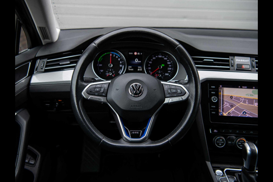 Volkswagen Passat 1.4 TSI GTE Highline | Trekhaak | 360° Camera | ACC | Dealer Onderhouden