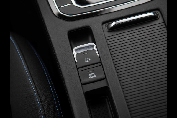 Volkswagen Passat 1.4 TSI GTE Highline | Trekhaak | 360° Camera | ACC | Dealer Onderhouden