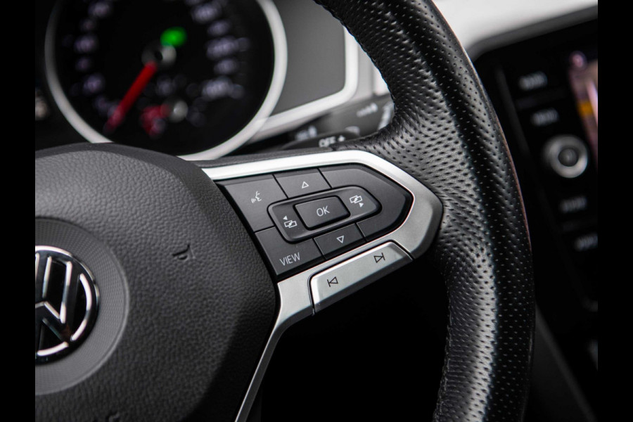 Volkswagen Passat 1.4 TSI GTE Highline | Trekhaak | 360° Camera | ACC | Dealer Onderhouden