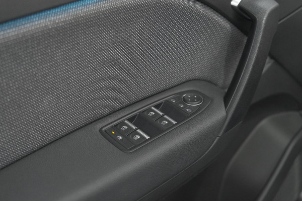 Renault Captur Mild Hybrid 160 EDC Techno | Pack Winter | Camera | Adaptieve Cruise Control | Apple Carplay