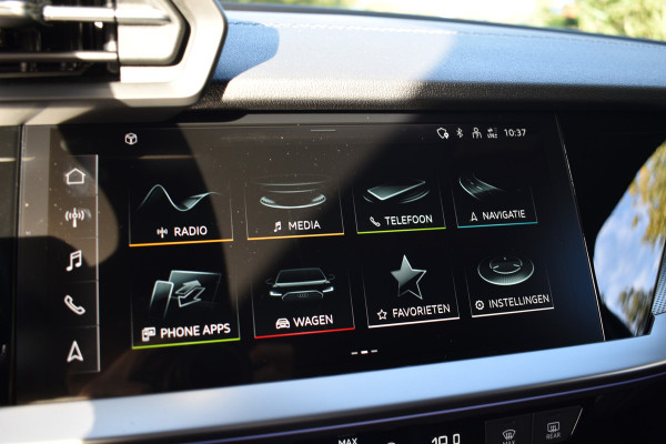 Audi A3 Sportback 2.0 TFSI 310PK S3 QUATTRO CAMERA/LEDER/CARPLAY Audi A3 Sportback 2.0 TFSI 310PK S3 QUATTRO CAMERA/LEDER/CARPLAY