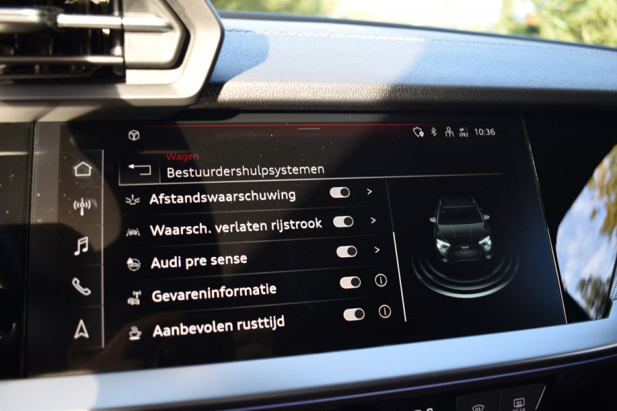 Audi A3 Sportback 2.0 TFSI 310PK S3 QUATTRO CAMERA/LEDER/CARPLAY Audi A3 Sportback 2.0 TFSI 310PK S3 QUATTRO CAMERA/LEDER/CARPLAY
