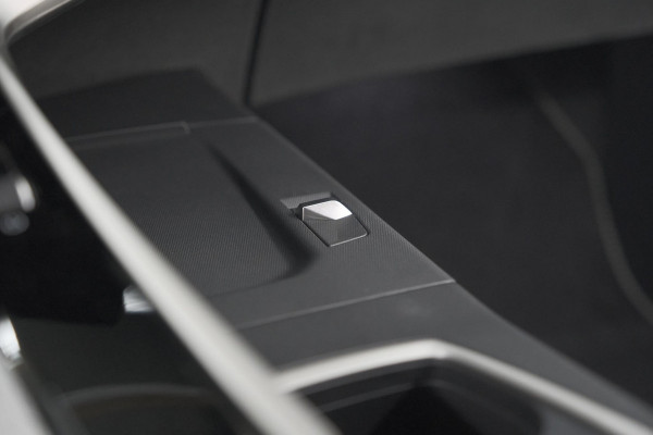 Peugeot 3008 Hybrid 145 e-DCS6 GT | Elektrische Kofferklep | Camera | Adaptieve Cruise Control | Apple CarPlay Peugeot 3008 Hybrid 145 e-DCS6 GT | Elektrische Kofferklep | Camera | Adaptieve Cruise Control | Apple CarPlay