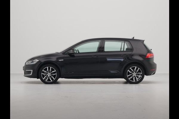 Volkswagen e-Golf E-DITION 136pk Navigatie Warmtepomp Stoelverwarming Acc Carplay 287 Volkswagen e-Golf E-DITION 136pk Navigatie Warmtepomp Stoelverwarming Acc Carplay 287