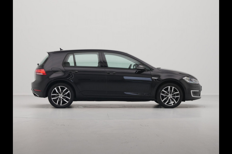 Volkswagen e-Golf E-DITION 136pk Navigatie Warmtepomp Stoelverwarming Acc Carplay 287 Volkswagen e-Golf E-DITION 136pk Navigatie Warmtepomp Stoelverwarming Acc Carplay 287