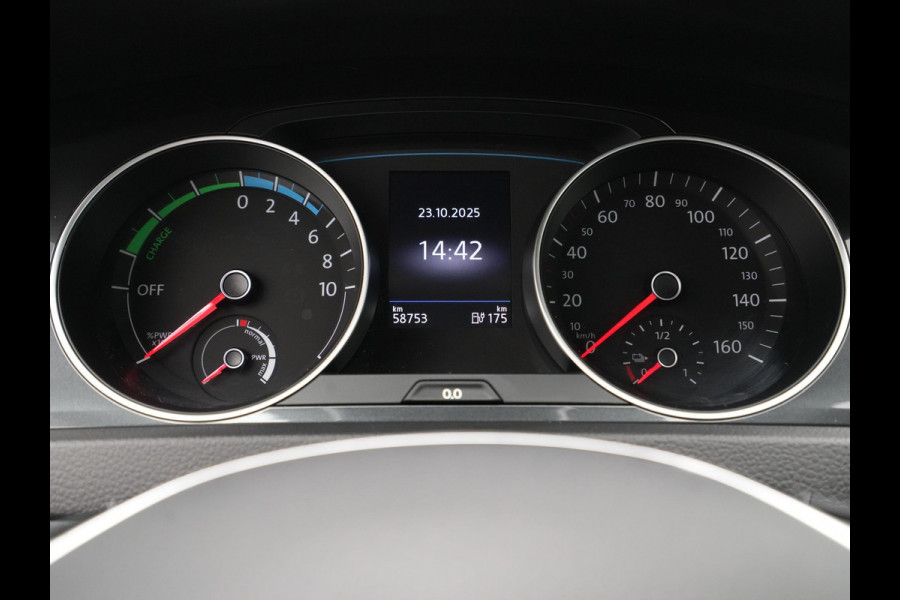 Volkswagen e-Golf E-DITION 136pk Navigatie Warmtepomp Stoelverwarming Acc Carplay 287 Volkswagen e-Golf E-DITION 136pk Navigatie Warmtepomp Stoelverwarming Acc Carplay 287