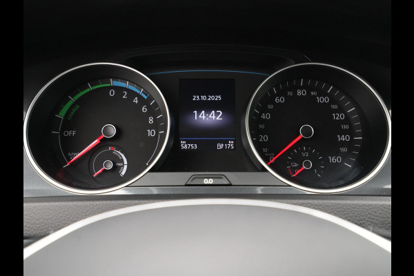 Volkswagen e-Golf E-DITION 136pk Navigatie Warmtepomp Stoelverwarming Acc Carplay 287 Volkswagen e-Golf E-DITION 136pk Navigatie Warmtepomp Stoelverwarming Acc Carplay 287