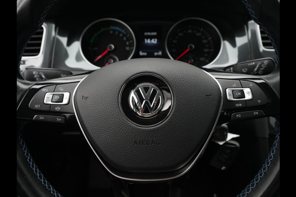 Volkswagen e-Golf E-DITION 136pk Navigatie Warmtepomp Stoelverwarming Acc Carplay 287 Volkswagen e-Golf E-DITION 136pk Navigatie Warmtepomp Stoelverwarming Acc Carplay 287