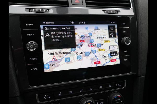 Volkswagen e-Golf E-DITION 136pk Navigatie Warmtepomp Stoelverwarming Acc Carplay 287 Volkswagen e-Golf E-DITION 136pk Navigatie Warmtepomp Stoelverwarming Acc Carplay 287