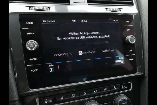 Volkswagen e-Golf E-DITION 136pk Navigatie Warmtepomp Stoelverwarming Acc Carplay 287 Volkswagen e-Golf E-DITION 136pk Navigatie Warmtepomp Stoelverwarming Acc Carplay 287