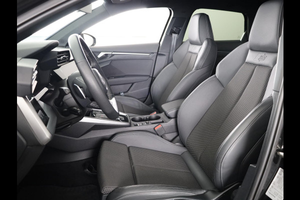 Audi A3 Sportback 35 TFSI S edition | Verlengde Garantie | Optiek zwart pakket | Parkeersensoren achterzijde | Afneembare trekhaak | Audi A3 Sportback 35 TFSI S edition | Verlengde Garantie | Optiek zwart pakket | Parkeersensoren achterzijde | Afneembare trekhaak |