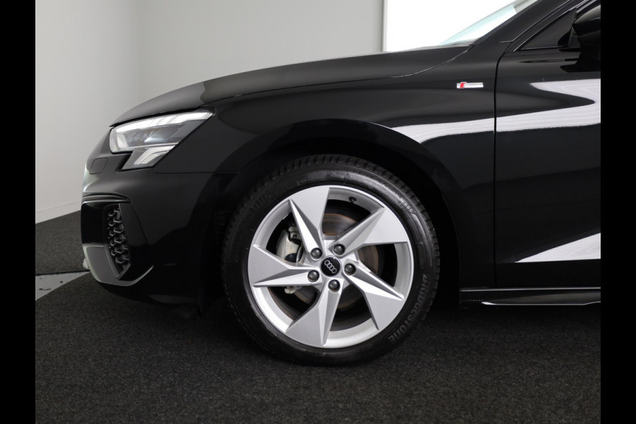 Audi A3 Sportback 35 TFSI S edition | Verlengde Garantie | Optiek zwart pakket | Parkeersensoren achterzijde | Afneembare trekhaak | Audi A3 Sportback 35 TFSI S edition | Verlengde Garantie | Optiek zwart pakket | Parkeersensoren achterzijde | Afneembare trekhaak |