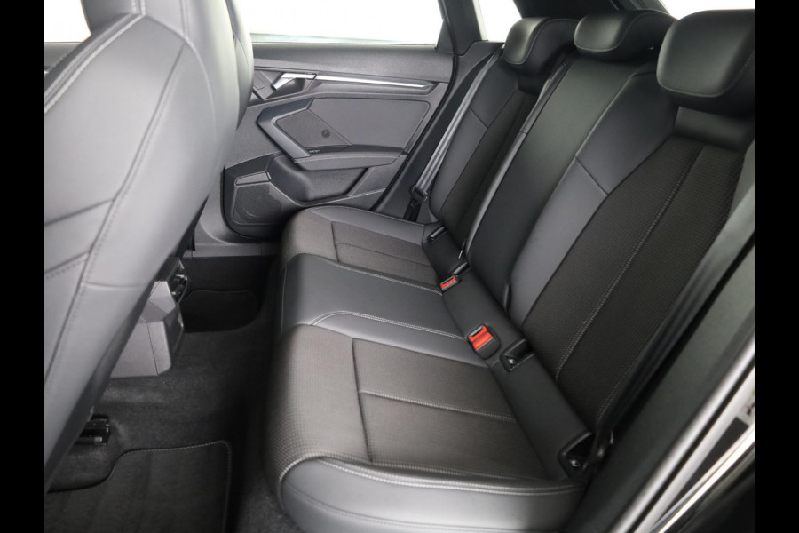 Audi A3 Sportback 35 TFSI S edition | Verlengde Garantie | Optiek zwart pakket | Parkeersensoren achterzijde | Afneembare trekhaak | Audi A3 Sportback 35 TFSI S edition | Verlengde Garantie | Optiek zwart pakket | Parkeersensoren achterzijde | Afneembare trekhaak |