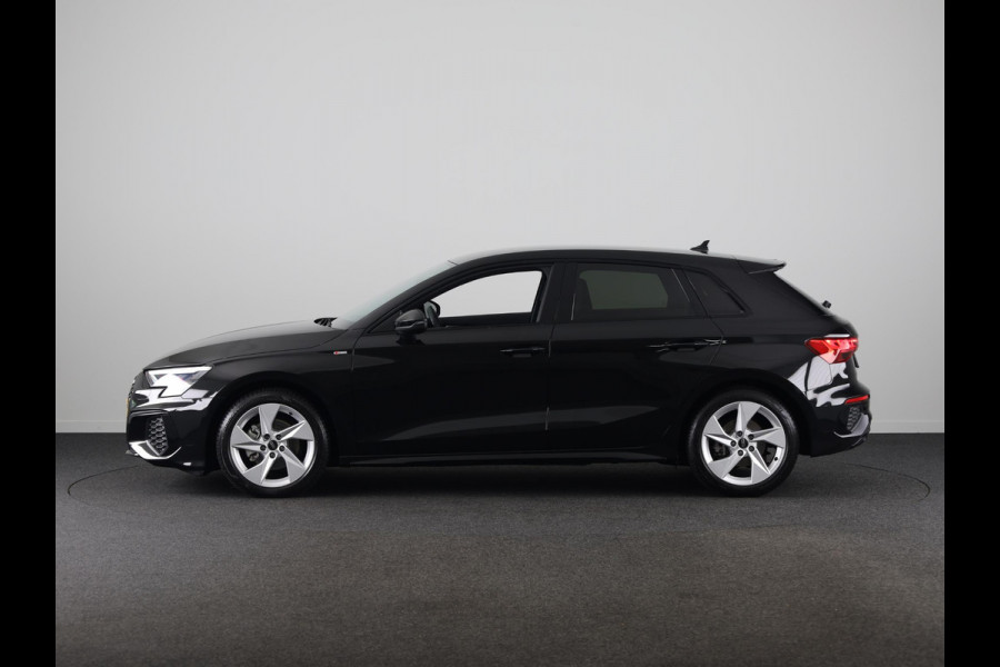 Audi A3 Sportback 35 TFSI S edition | Verlengde Garantie | Optiek zwart pakket | Parkeersensoren achterzijde | Afneembare trekhaak | Audi A3 Sportback 35 TFSI S edition | Verlengde Garantie | Optiek zwart pakket | Parkeersensoren achterzijde | Afneembare trekhaak |