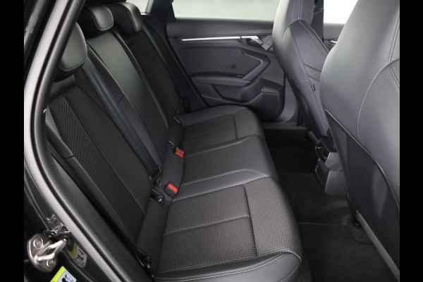 Audi A3 Sportback 35 TFSI S edition | Verlengde Garantie | Optiek zwart pakket | Parkeersensoren achterzijde | Afneembare trekhaak | Audi A3 Sportback 35 TFSI S edition | Verlengde Garantie | Optiek zwart pakket | Parkeersensoren achterzijde | Afneembare trekhaak |