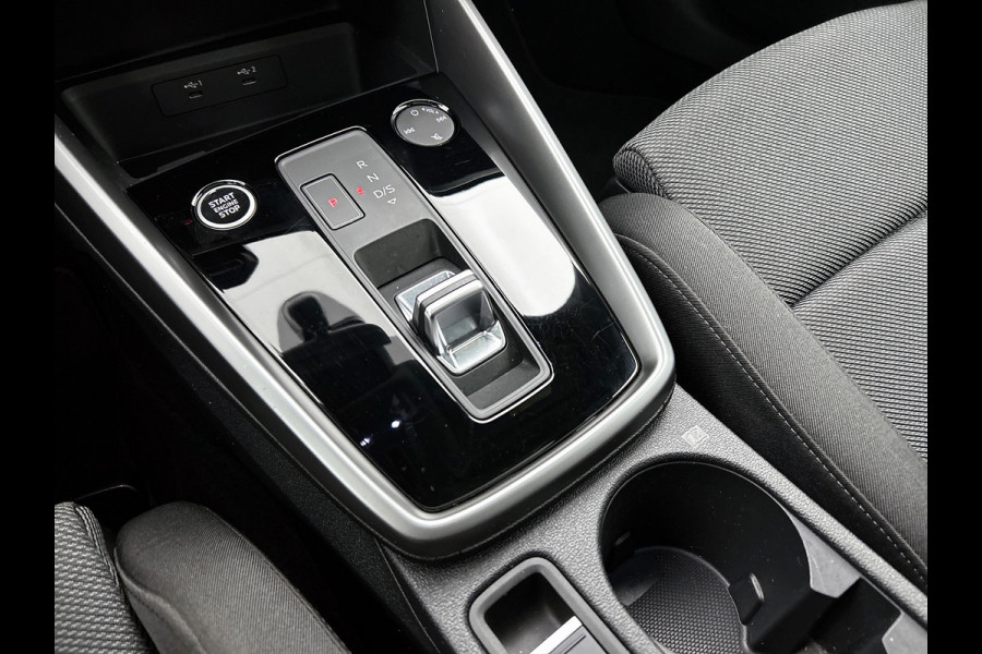 Audi A3 Limousine 30 TFSI Business edition (PANORAMADAK, ELEKT. WEGKLAPBARE TREKHAAK, SPORTSTOELEN, 1e EIGENAAR) Audi A3 Limousine 30 TFSI Business edition (PANORAMADAK, ELEKT. WEGKLAPBARE TREKHAAK, SPORTSTOELEN, 1e EIGENAAR)