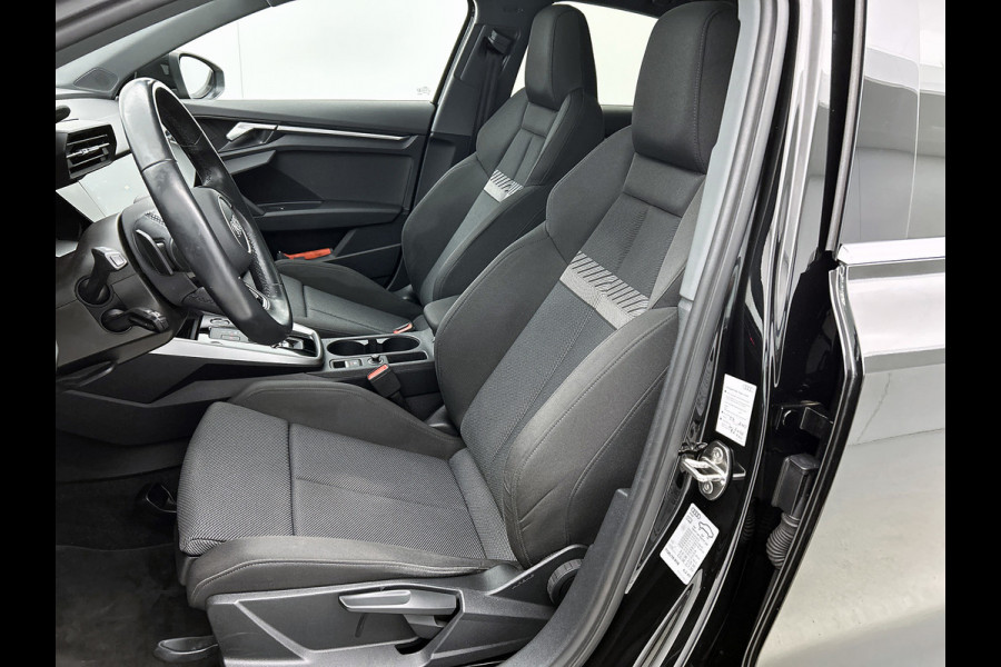 Audi A3 Limousine 30 TFSI Business edition (PANORAMADAK, ELEKT. WEGKLAPBARE TREKHAAK, SPORTSTOELEN, 1e EIGENAAR) Audi A3 Limousine 30 TFSI Business edition (PANORAMADAK, ELEKT. WEGKLAPBARE TREKHAAK, SPORTSTOELEN, 1e EIGENAAR)