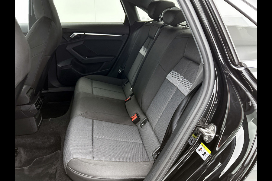 Audi A3 Limousine 30 TFSI Business edition (PANORAMADAK, ELEKT. WEGKLAPBARE TREKHAAK, SPORTSTOELEN, 1e EIGENAAR) Audi A3 Limousine 30 TFSI Business edition (PANORAMADAK, ELEKT. WEGKLAPBARE TREKHAAK, SPORTSTOELEN, 1e EIGENAAR)
