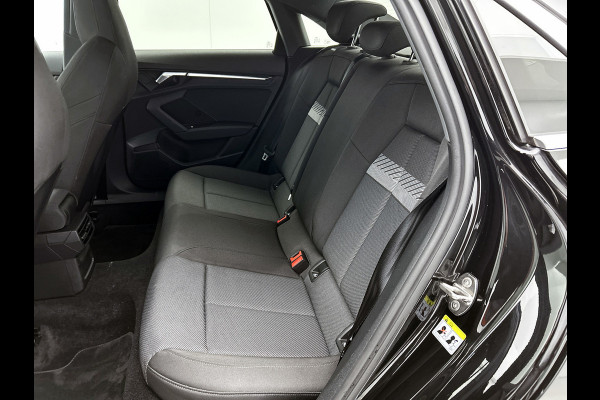 Audi A3 Limousine 30 TFSI Business edition (PANORAMADAK, ELEKT. WEGKLAPBARE TREKHAAK, SPORTSTOELEN, 1e EIGENAAR) Audi A3 Limousine 30 TFSI Business edition (PANORAMADAK, ELEKT. WEGKLAPBARE TREKHAAK, SPORTSTOELEN, 1e EIGENAAR)