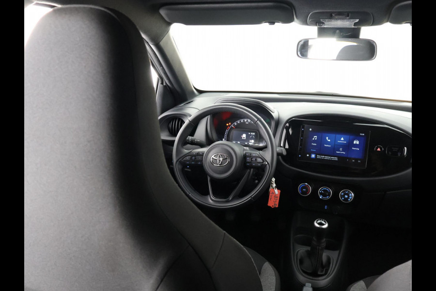 Toyota Aygo X 1.0 VVT-i PLAY SPECIAL EDITION GARANTIE 3-2034 AIRCO.CARPLAY NAVIGATIE.CAMERA ETC Toyota Aygo X 1.0 VVT-i PLAY SPECIAL EDITION GARANTIE 3-2034 AIRCO.CARPLAY NAVIGATIE.CAMERA ETC