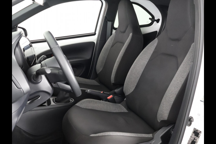 Toyota Aygo X 1.0 VVT-i PLAY SPECIAL EDITION GARANTIE 3-2034 AIRCO.CARPLAY NAVIGATIE.CAMERA ETC Toyota Aygo X 1.0 VVT-i PLAY SPECIAL EDITION GARANTIE 3-2034 AIRCO.CARPLAY NAVIGATIE.CAMERA ETC