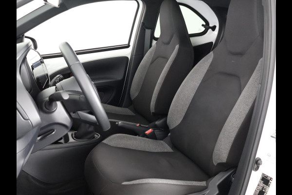 Toyota Aygo X 1.0 VVT-i PLAY SPECIAL EDITION GARANTIE 3-2034 AIRCO.CARPLAY NAVIGATIE.CAMERA ETC Toyota Aygo X 1.0 VVT-i PLAY SPECIAL EDITION GARANTIE 3-2034 AIRCO.CARPLAY NAVIGATIE.CAMERA ETC