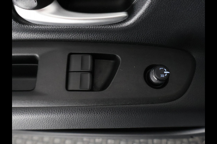 Toyota Aygo X 1.0 VVT-i PLAY SPECIAL EDITION GARANTIE 3-2034 AIRCO.CARPLAY NAVIGATIE.CAMERA ETC Toyota Aygo X 1.0 VVT-i PLAY SPECIAL EDITION GARANTIE 3-2034 AIRCO.CARPLAY NAVIGATIE.CAMERA ETC