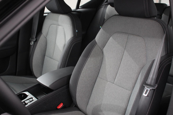 Volvo XC40 1.5 T5 Plug-in hybrid Plus Dark Navigatie Climate Control Adaptive Cruise Control  18"LMV Parkeer sensoren Dab Led Volvo XC40 1.5 T5 Plug-in hybrid Plus Dark Navigatie Climate Control Adaptive Cruise Control  18"LMV Parkeer sensoren Dab Led