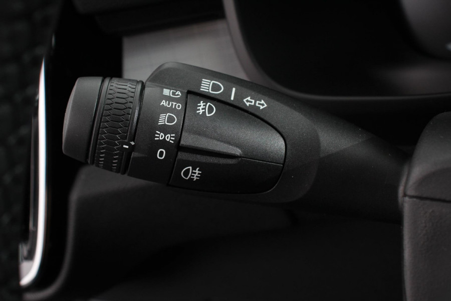 Volvo XC40 1.5 T5 Plug-in hybrid Plus Dark Navigatie Climate Control Adaptive Cruise Control  18"LMV Parkeer sensoren Dab Led Volvo XC40 1.5 T5 Plug-in hybrid Plus Dark Navigatie Climate Control Adaptive Cruise Control  18"LMV Parkeer sensoren Dab Led