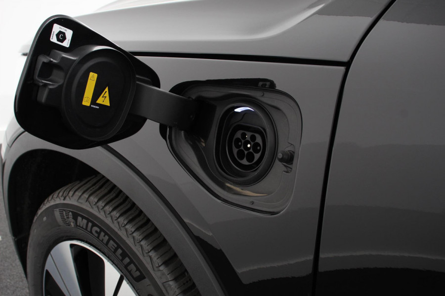 Volvo XC40 1.5 T5 Plug-in hybrid Plus Dark Navigatie Climate Control Adaptive Cruise Control  18"LMV Parkeer sensoren Dab Led Volvo XC40 1.5 T5 Plug-in hybrid Plus Dark Navigatie Climate Control Adaptive Cruise Control  18"LMV Parkeer sensoren Dab Led