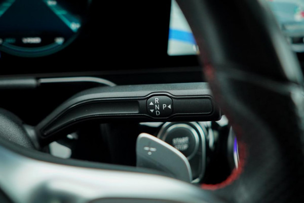 Mercedes-Benz EQA 250+ AMG Line 71 kWh / Pano / Adaptive Cruise / Stoelverwarming