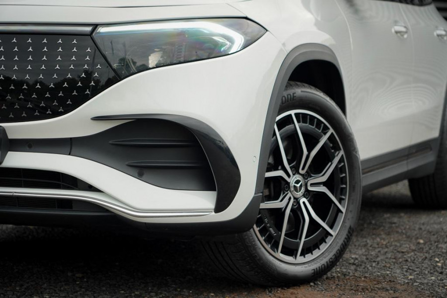 Mercedes-Benz EQA 250+ AMG Line 71 kWh / Pano / Adaptive Cruise / Stoelverwarming