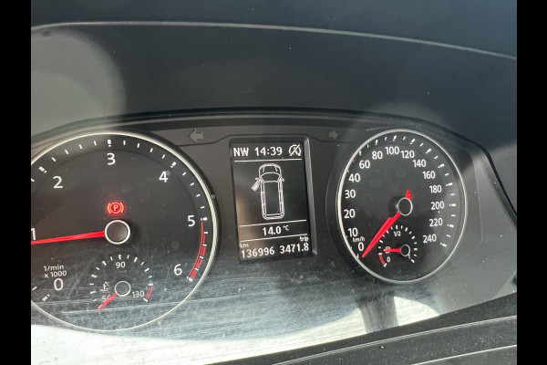 Volkswagen Transporter 2.0 TDI L2H1 Imperiaal/Navi/Trekhaak Volkswagen Transporter 2.0 TDI L2H1 Imperiaal/Navi/Trekhaak