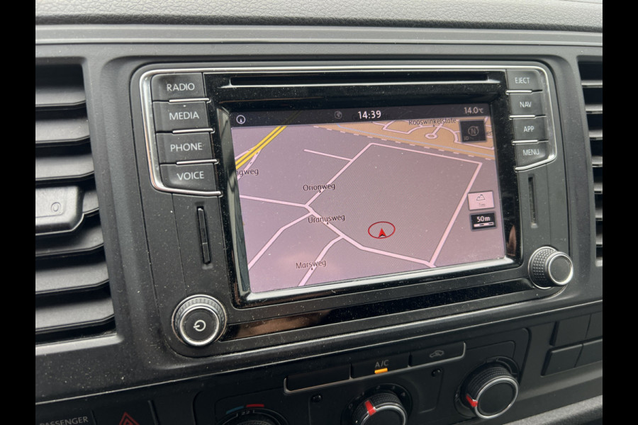 Volkswagen Transporter 2.0 TDI L2H1 Imperiaal/Navi/Trekhaak Volkswagen Transporter 2.0 TDI L2H1 Imperiaal/Navi/Trekhaak