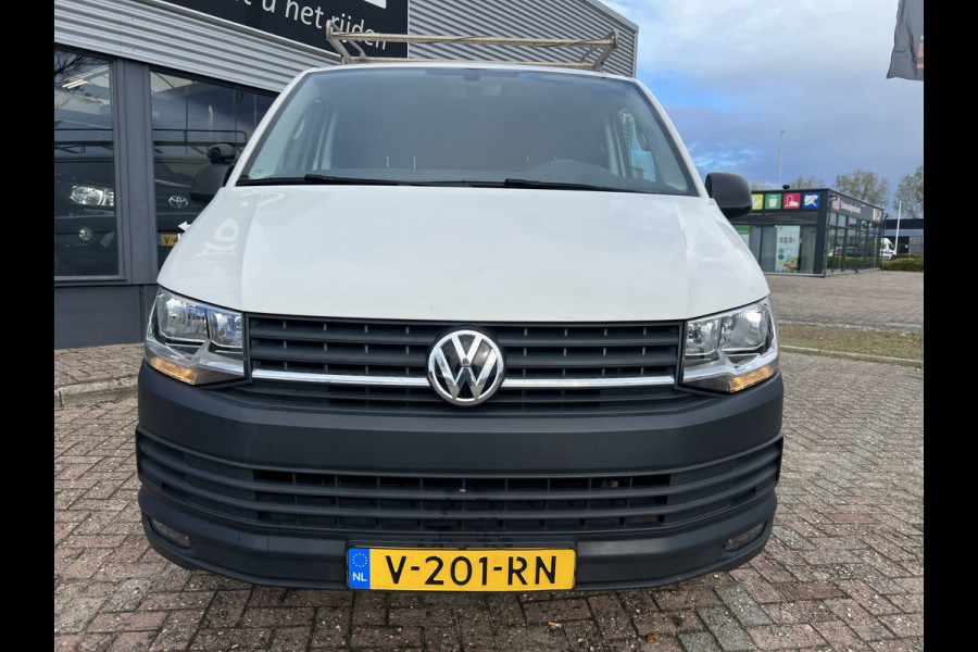 Volkswagen Transporter 2.0 TDI L2H1 Imperiaal/Navi/Trekhaak Volkswagen Transporter 2.0 TDI L2H1 Imperiaal/Navi/Trekhaak