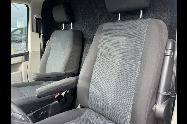 Volkswagen Transporter 2.0 TDI L2H1 Imperiaal/Navi/Trekhaak Volkswagen Transporter 2.0 TDI L2H1 Imperiaal/Navi/Trekhaak