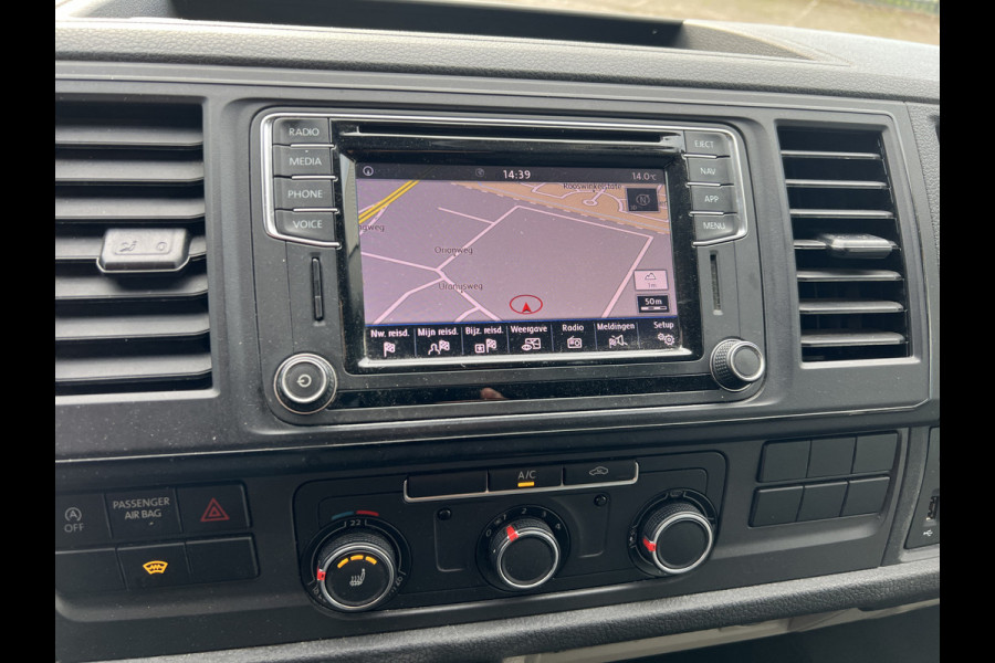 Volkswagen Transporter 2.0 TDI L2H1 Imperiaal/Navi/Trekhaak Volkswagen Transporter 2.0 TDI L2H1 Imperiaal/Navi/Trekhaak