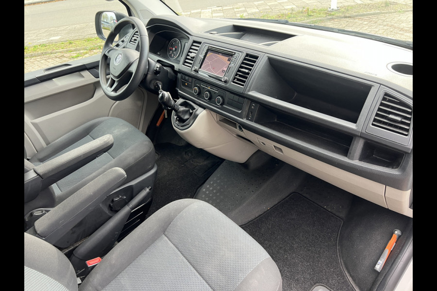 Volkswagen Transporter 2.0 TDI L2H1 Imperiaal/Navi/Trekhaak Volkswagen Transporter 2.0 TDI L2H1 Imperiaal/Navi/Trekhaak