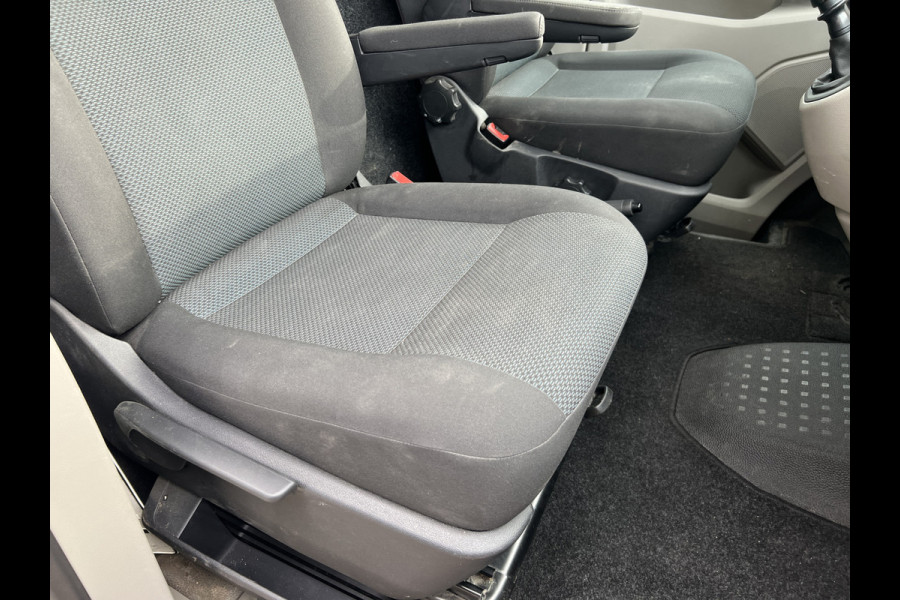 Volkswagen Transporter 2.0 TDI L2H1 Imperiaal/Navi/Trekhaak Volkswagen Transporter 2.0 TDI L2H1 Imperiaal/Navi/Trekhaak