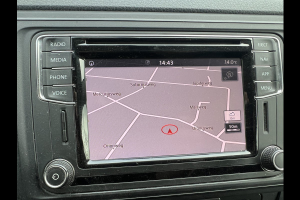 Volkswagen Transporter 2.0 TDI L2H1 Imperiaal/Navi/Trekhaak Volkswagen Transporter 2.0 TDI L2H1 Imperiaal/Navi/Trekhaak