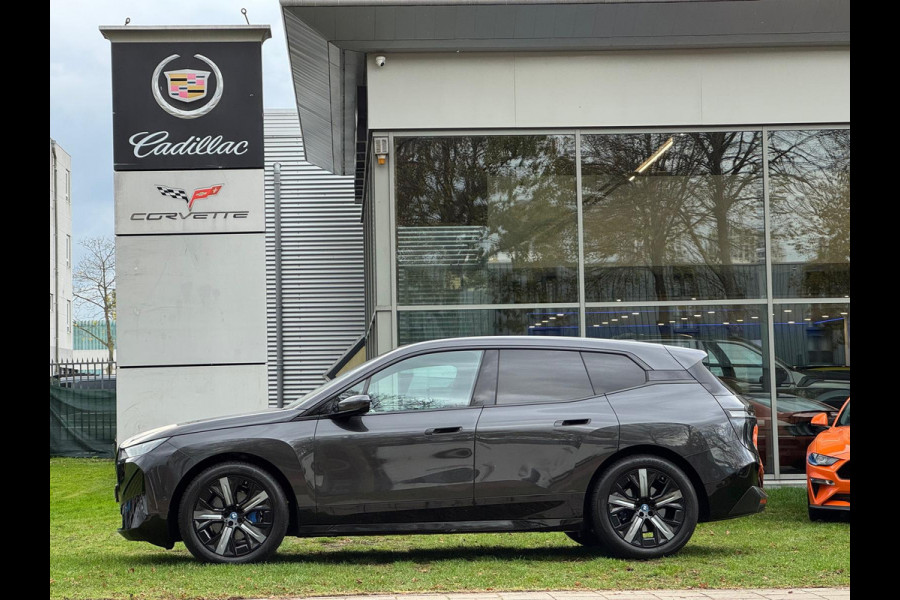 BMW iX xDrive40 Executive 77 kWh NL-Auto BMW iX xDrive40 Executive 77 kWh NL-Auto