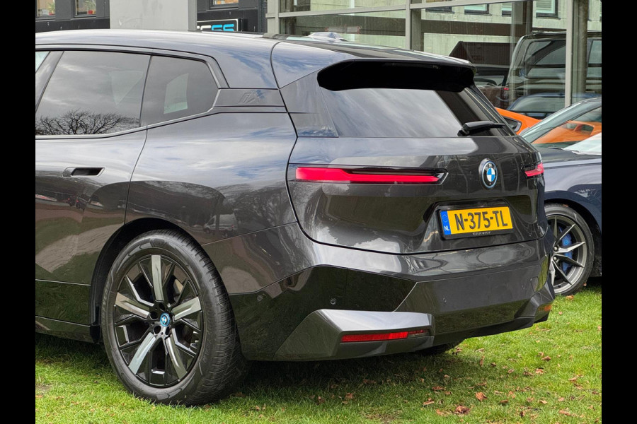 BMW iX xDrive40 Executive 77 kWh NL-Auto BMW iX xDrive40 Executive 77 kWh NL-Auto