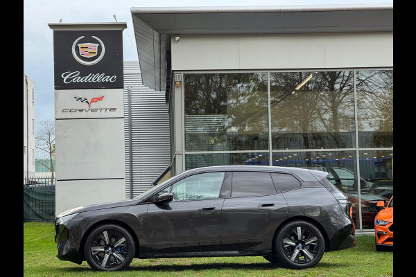 BMW iX xDrive40 Executive 77 kWh NL-Auto BMW iX xDrive40 Executive 77 kWh NL-Auto
