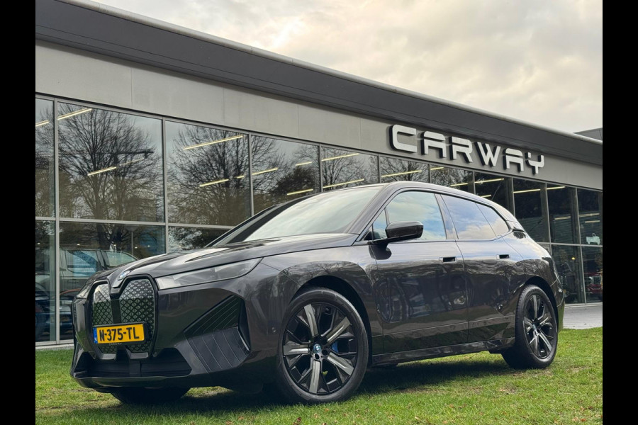 BMW iX xDrive40 Executive 77 kWh NL-Auto BMW iX xDrive40 Executive 77 kWh NL-Auto