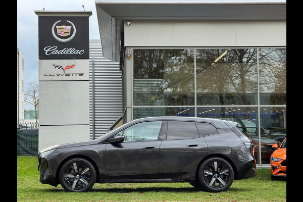BMW iX xDrive40 Executive 77 kWh NL-Auto BMW iX xDrive40 Executive 77 kWh NL-Auto