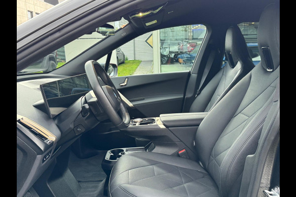 BMW iX xDrive40 Executive 77 kWh NL-Auto BMW iX xDrive40 Executive 77 kWh NL-Auto