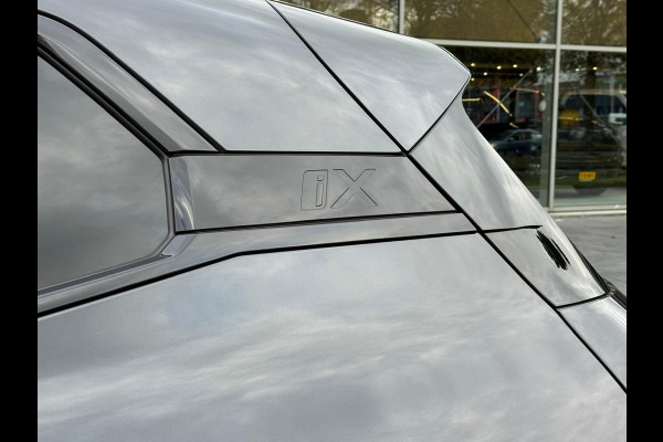 BMW iX xDrive40 Executive 77 kWh NL-Auto BMW iX xDrive40 Executive 77 kWh NL-Auto